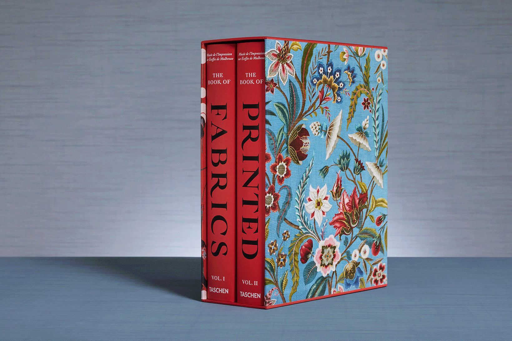 The Book of Printed Fabrics. from the 16th Century Until Today – Plastic Books