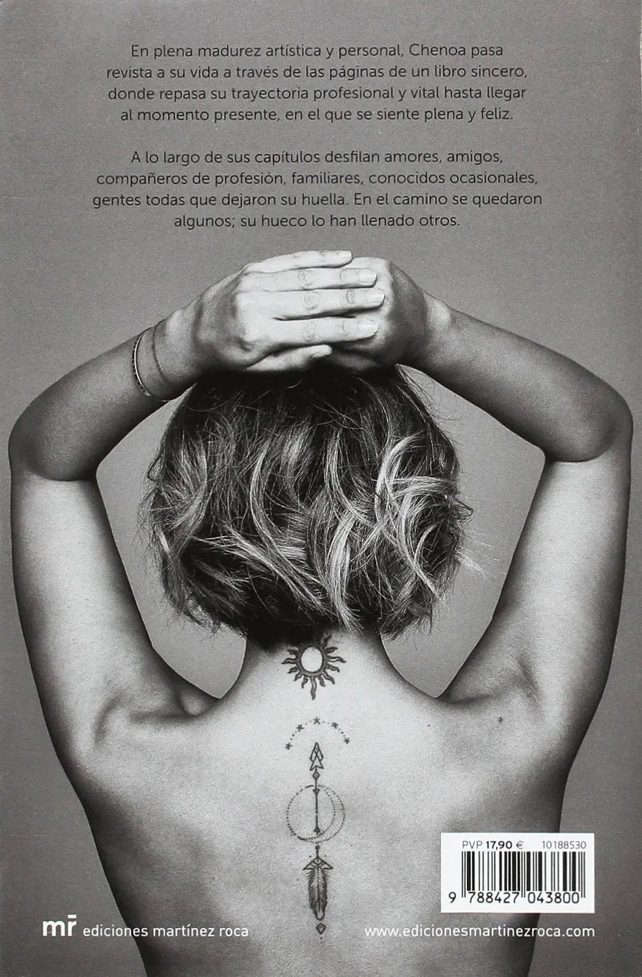 DEFECTOS PERFECTOS. CHENOA – Plastic Books