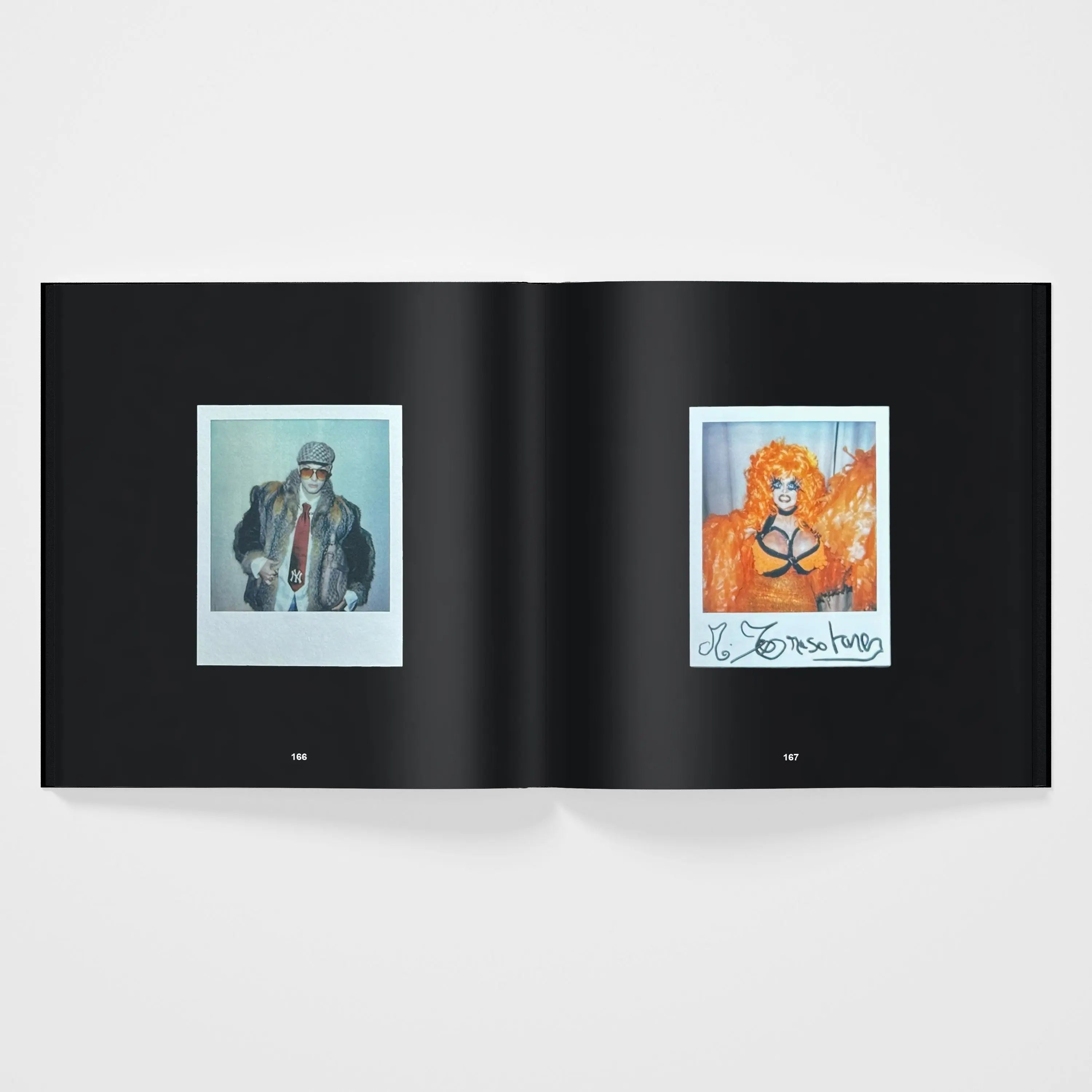 Superstars – Un ensayo visual sobre la estética, la cultura pop y los referentes – Plastic Books